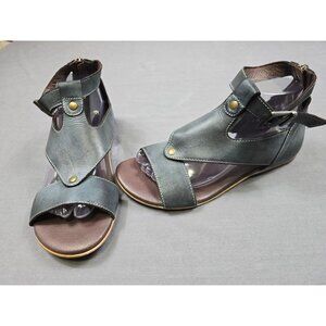 Roan Bed Stu Leather Open-Toe Sandals Size 8 Back Zipper